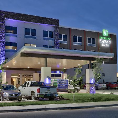 Holiday Inn Express & Suites - Roswell By Ihg Exterior photo