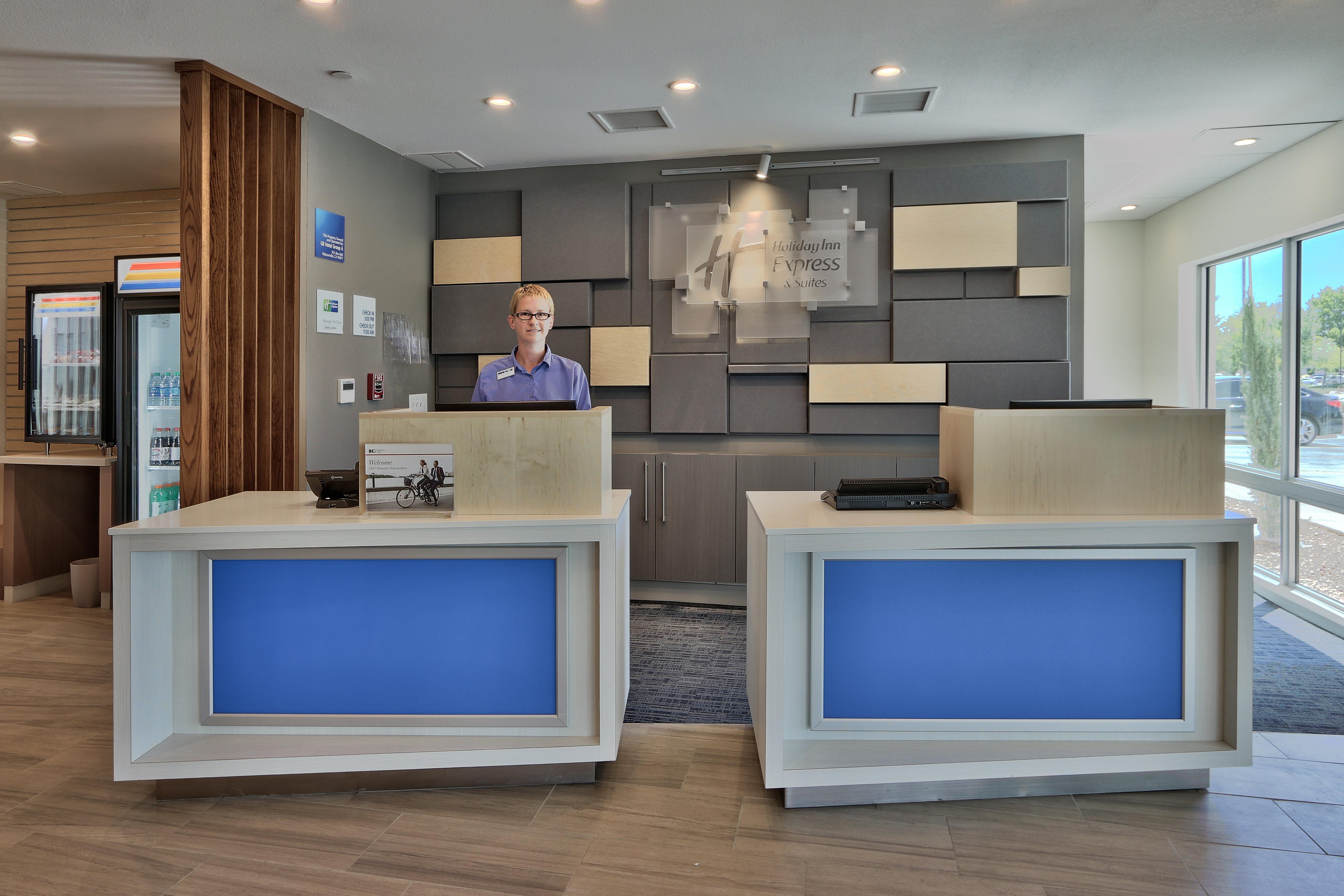 Holiday Inn Express & Suites - Roswell By Ihg Exterior photo