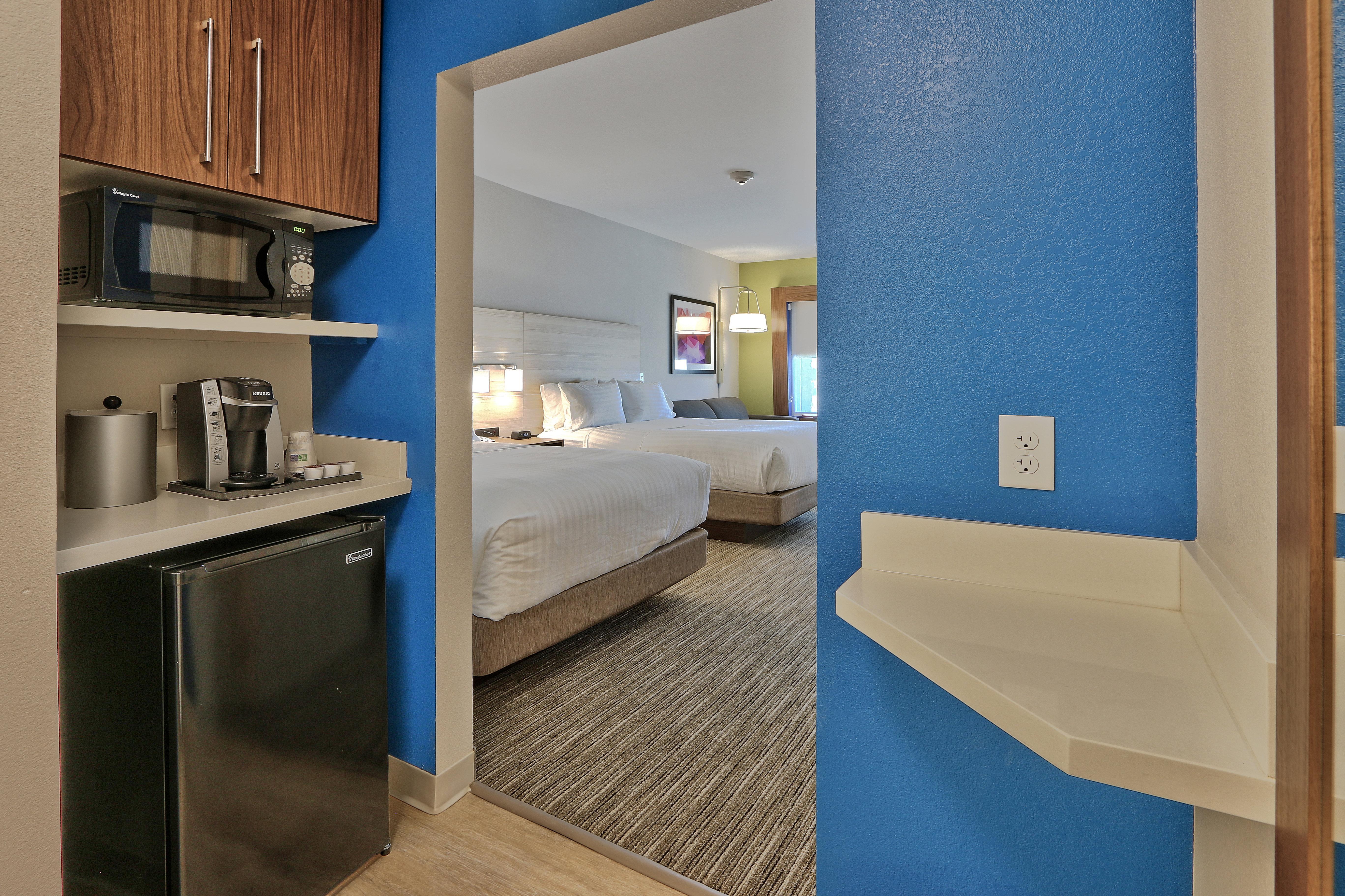 Holiday Inn Express & Suites - Roswell By Ihg Exterior photo