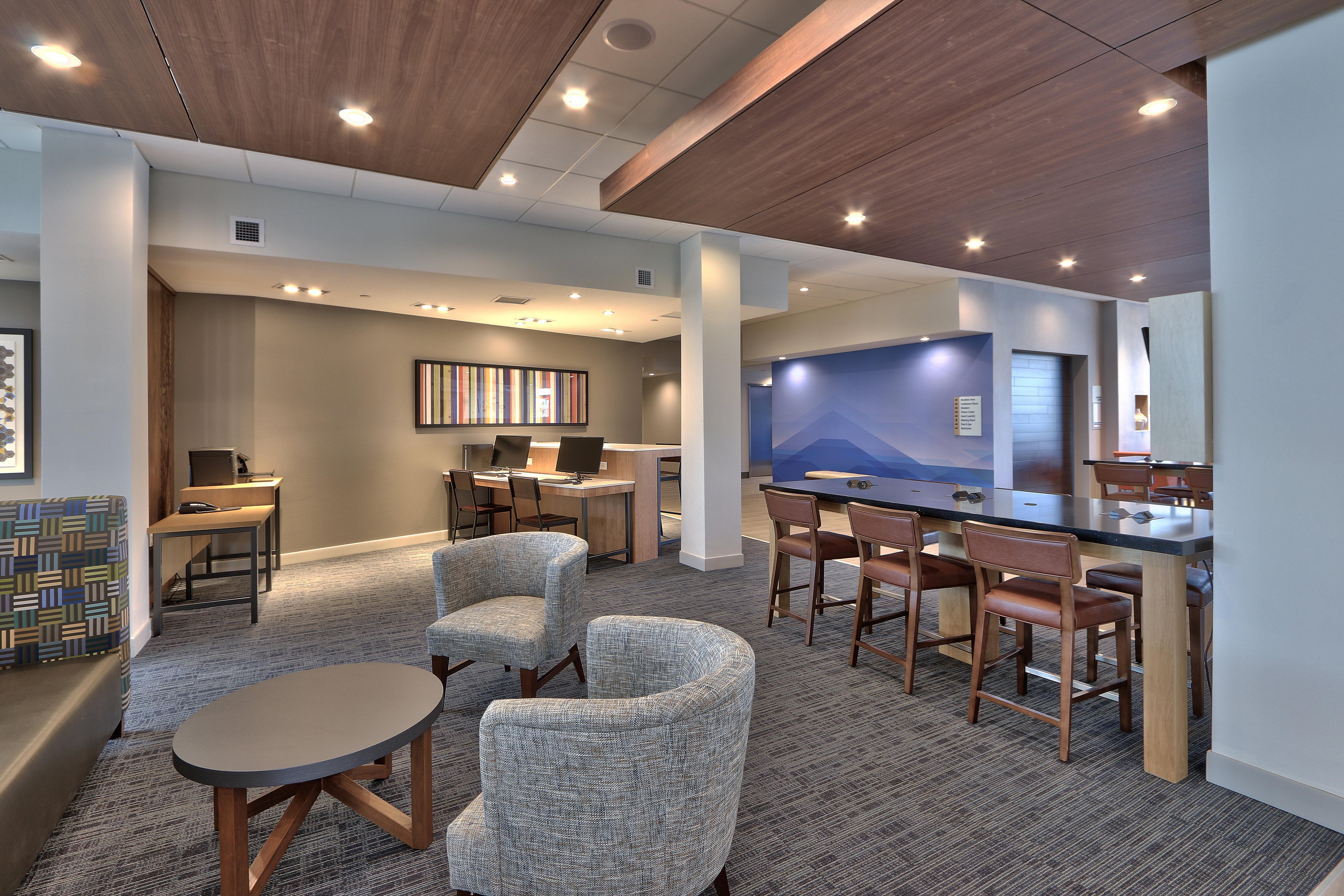 Holiday Inn Express & Suites - Roswell By Ihg Exterior photo