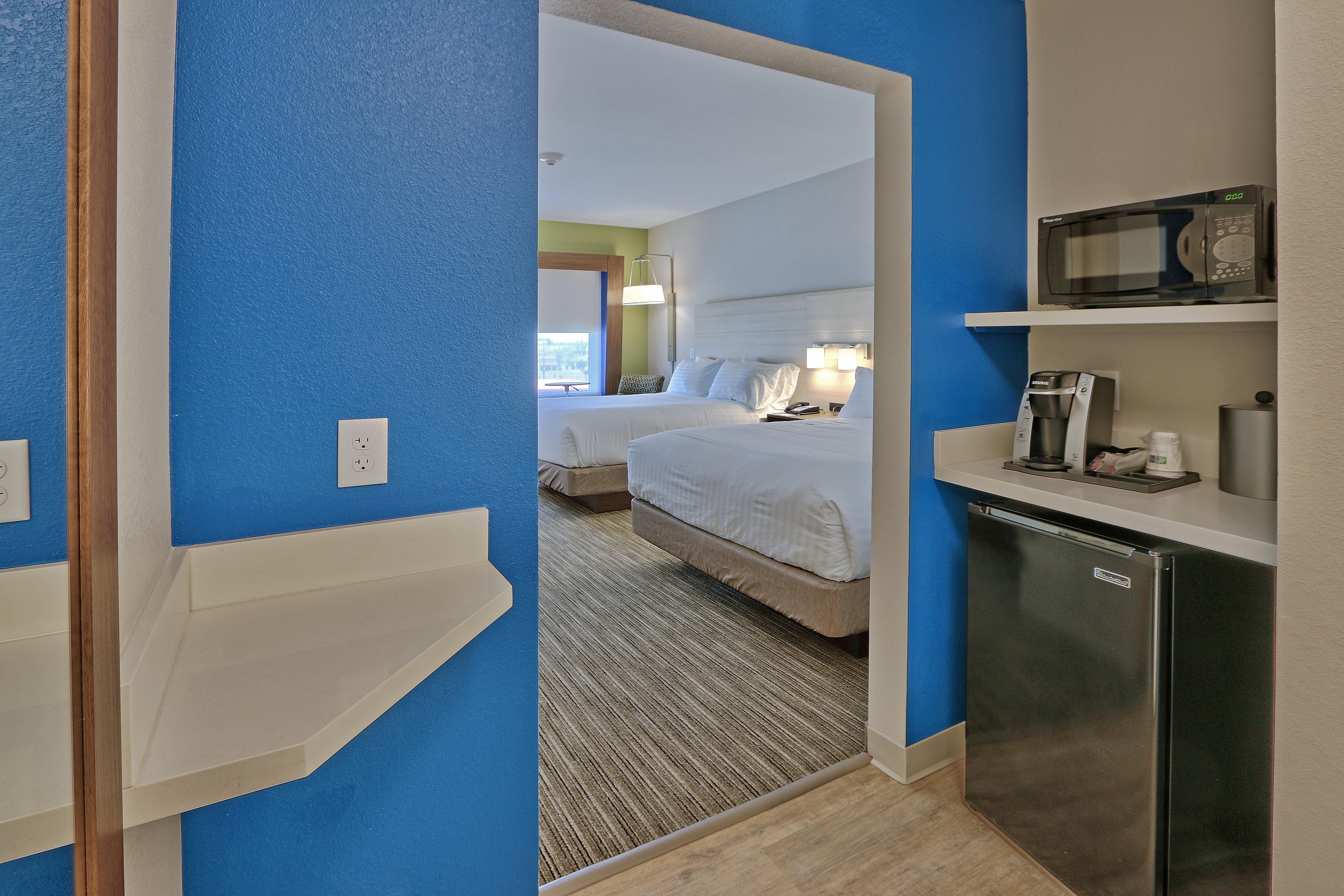 Holiday Inn Express & Suites - Roswell By Ihg Exterior photo